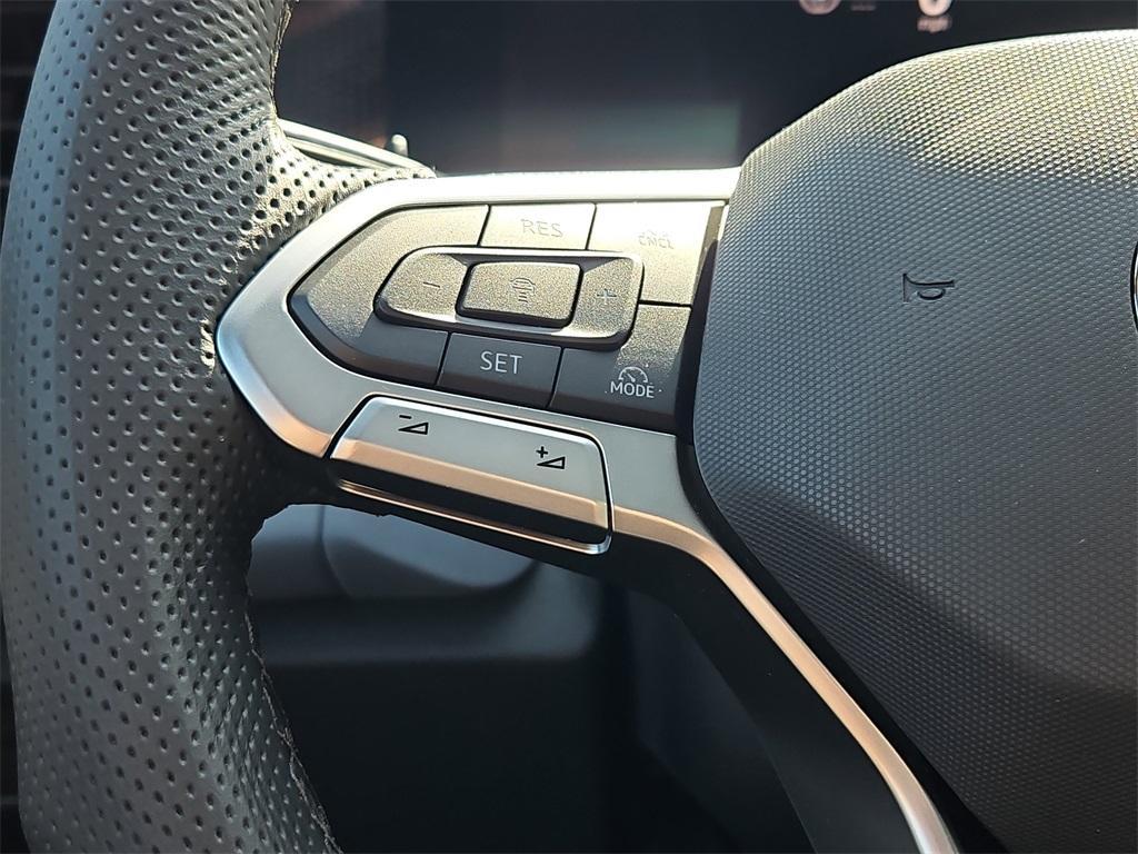 new 2025 Volkswagen Tiguan car, priced at $38,282