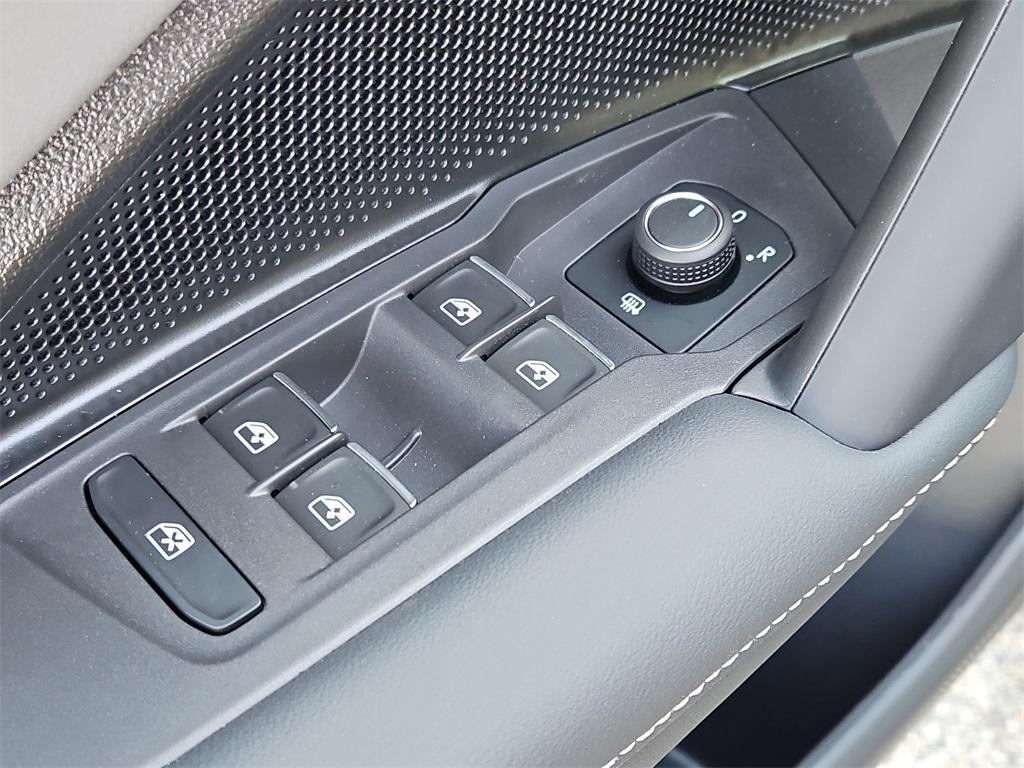 new 2025 Volkswagen Tiguan car, priced at $38,282