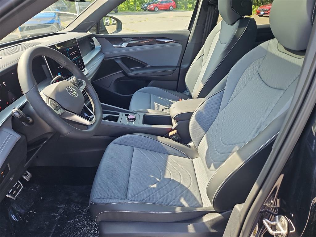 new 2025 Volkswagen Tiguan car, priced at $38,282