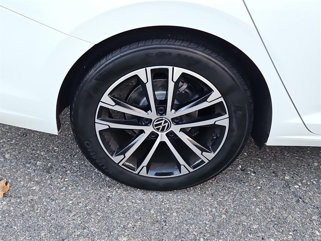 used 2024 Volkswagen Jetta car, priced at $19,599