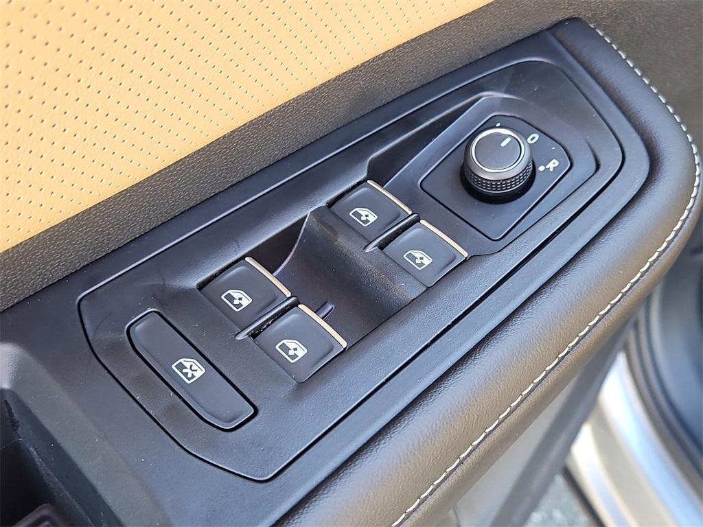 new 2026 Volkswagen Atlas Cross Sport car, priced at $41,157