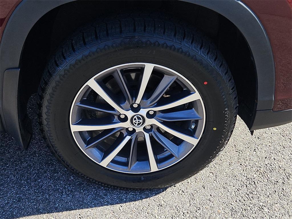 used 2019 Toyota Highlander car, priced at $29,487