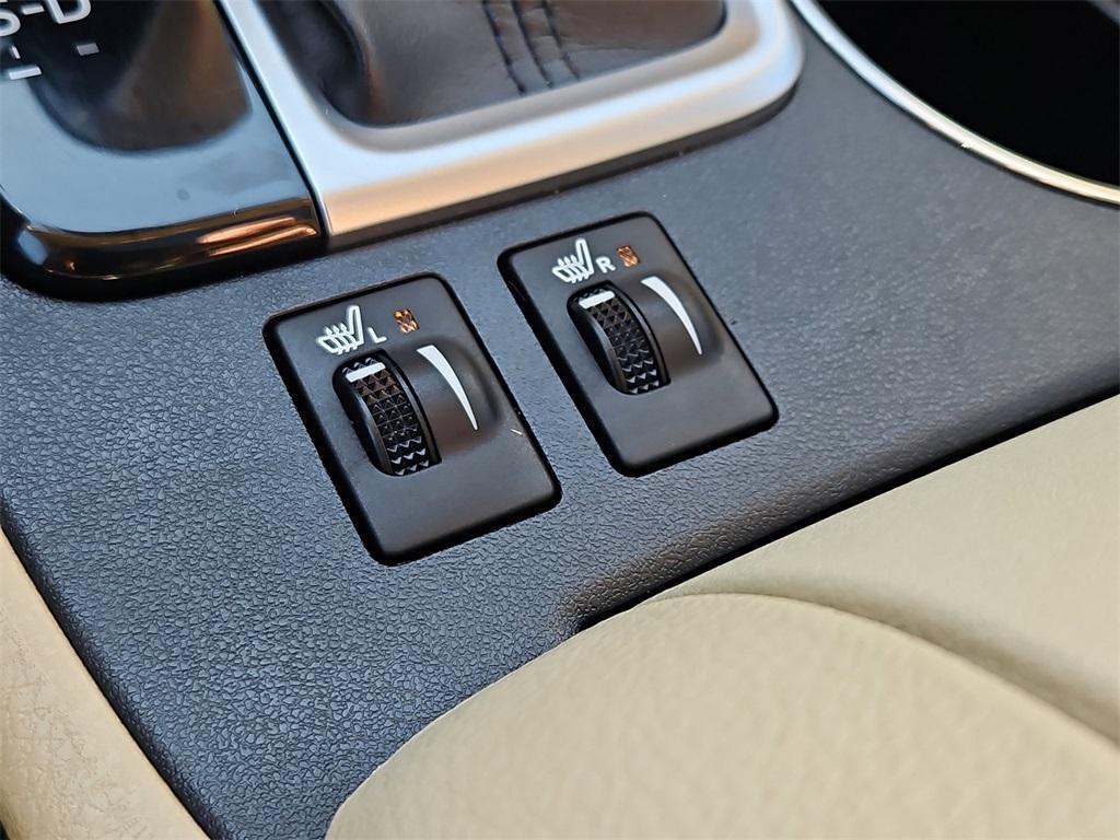used 2019 Toyota Highlander car, priced at $29,487
