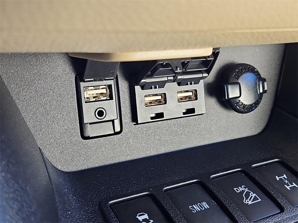 used 2019 Toyota Highlander car, priced at $29,487