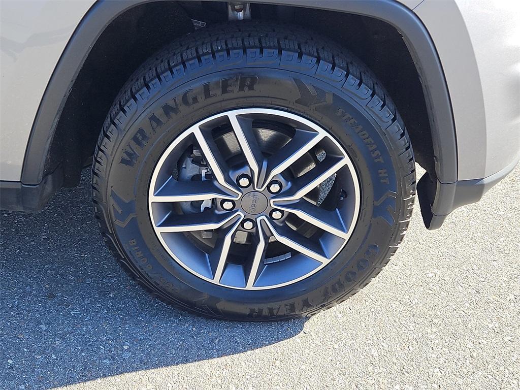 used 2020 Jeep Grand Cherokee car, priced at $24,987
