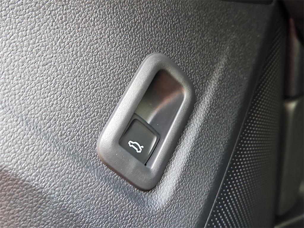new 2025 Volkswagen Tiguan car, priced at $34,898