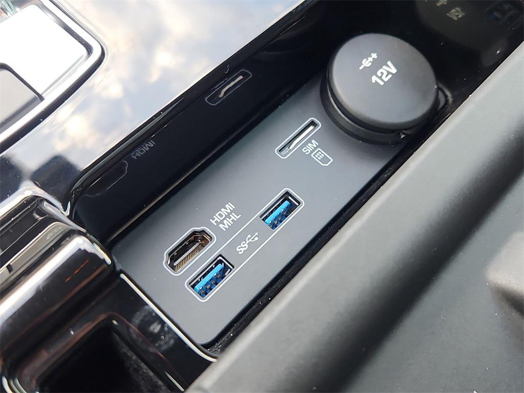 used 2017 Land Rover Discovery car, priced at $17,999