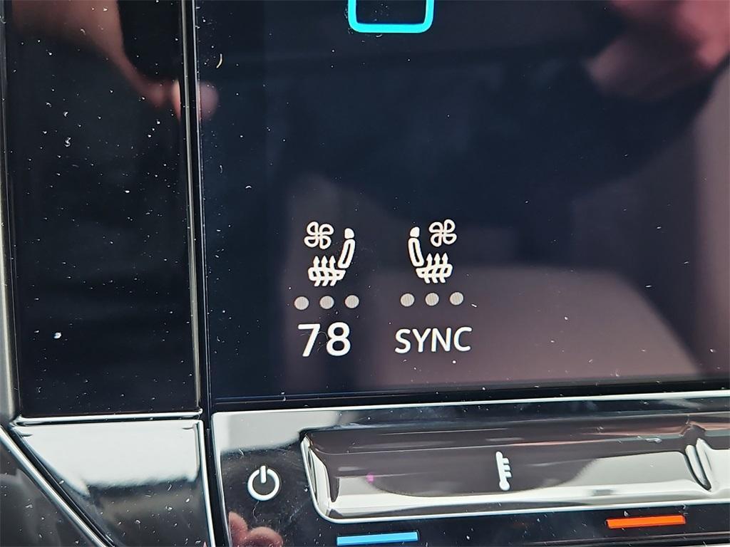 new 2025 Volkswagen Atlas car, priced at $54,048