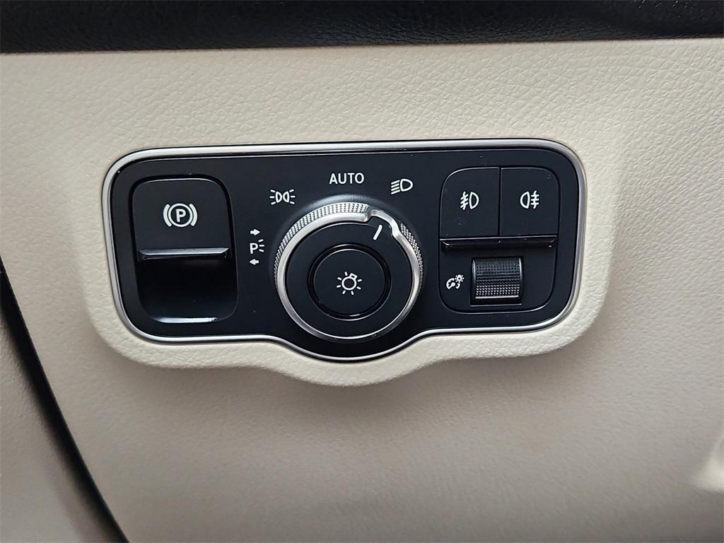 used 2022 Mercedes-Benz GLB 250 car, priced at $34,987