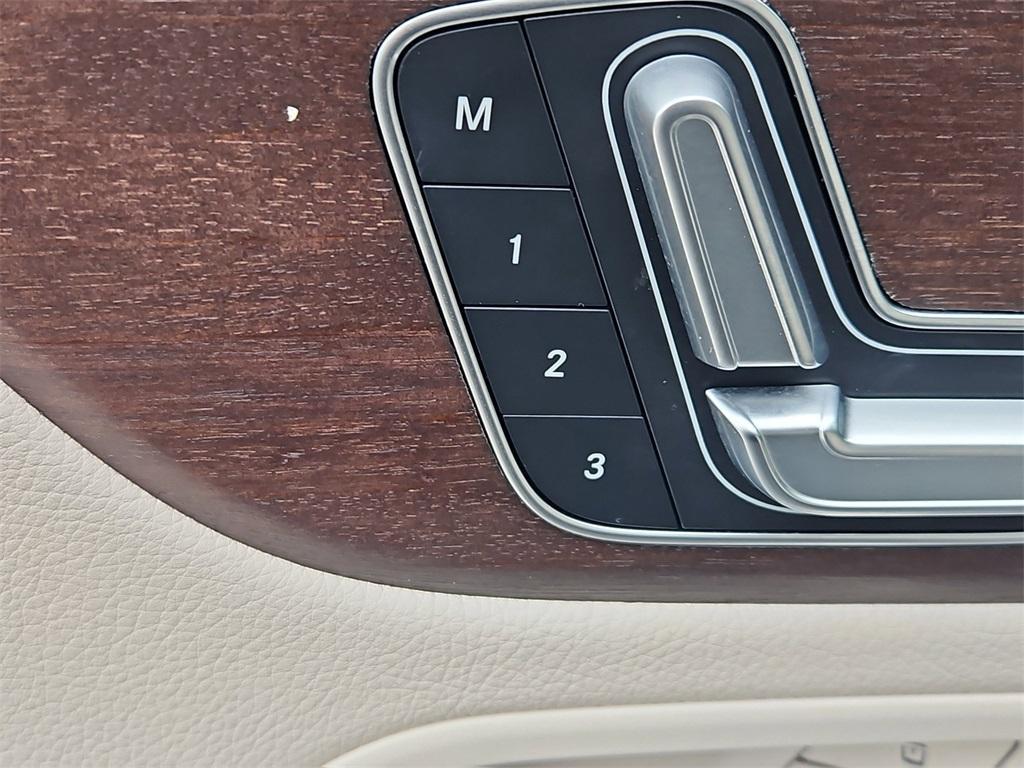 used 2022 Mercedes-Benz GLB 250 car, priced at $34,987