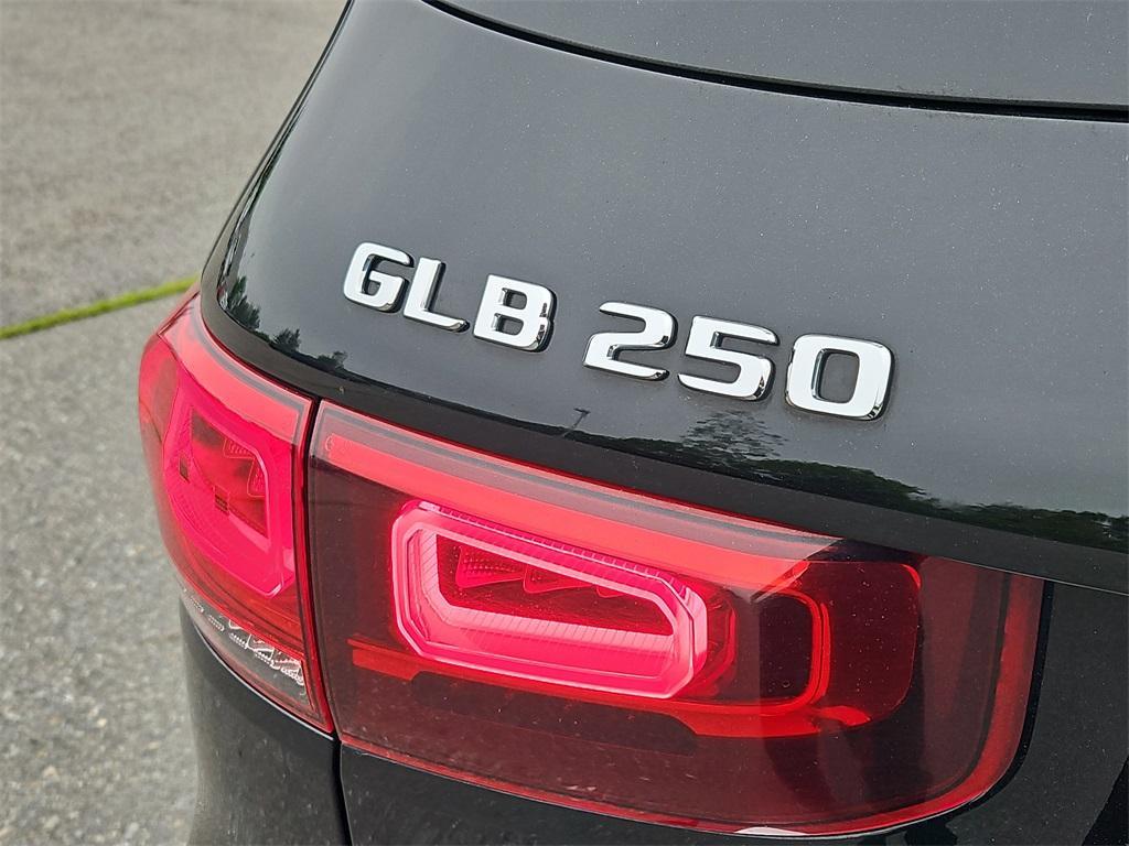 used 2022 Mercedes-Benz GLB 250 car, priced at $34,987