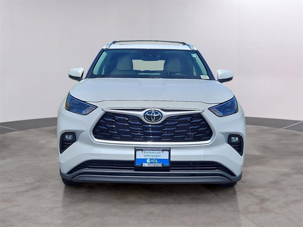 used 2022 Toyota Highlander car, priced at $34,999