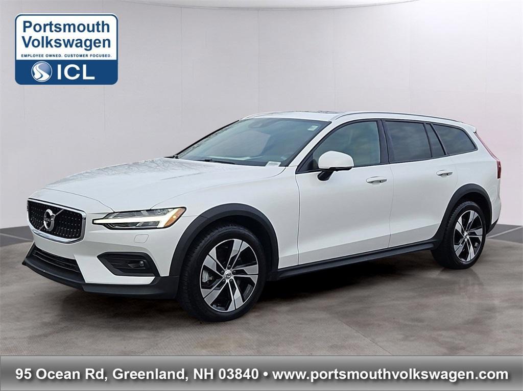 used 2020 Volvo V60 Cross Country car, priced at $29,987