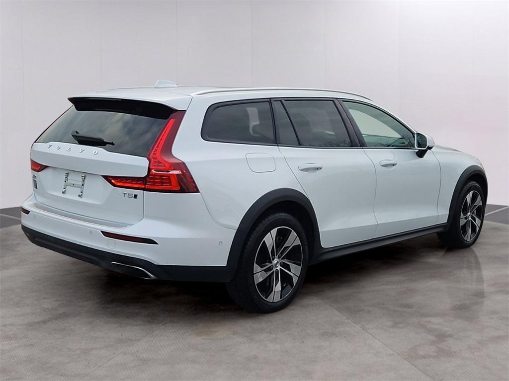 used 2020 Volvo V60 Cross Country car, priced at $29,987