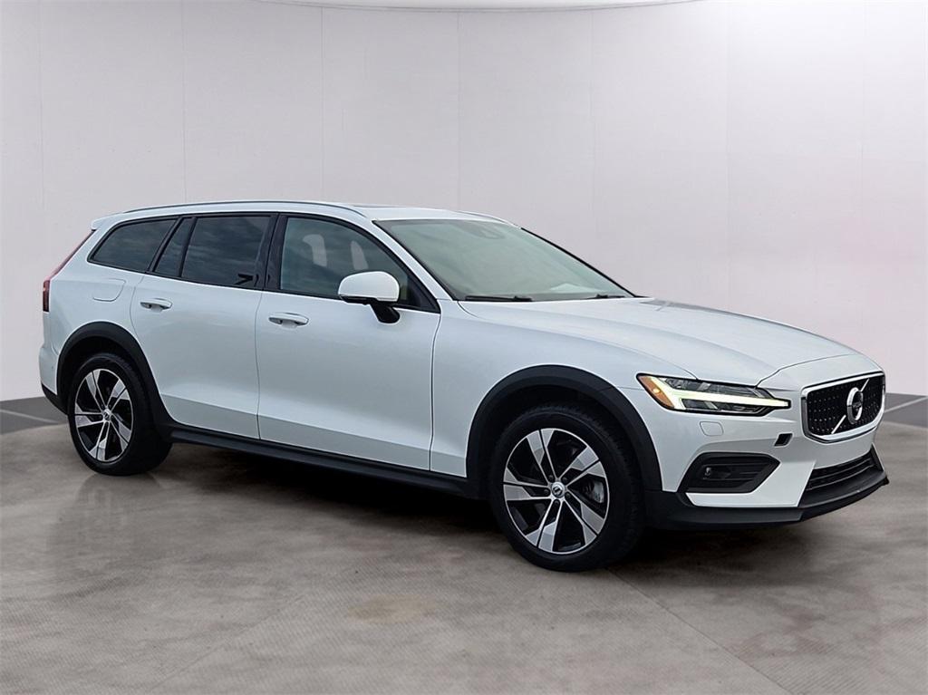 used 2020 Volvo V60 Cross Country car, priced at $29,987