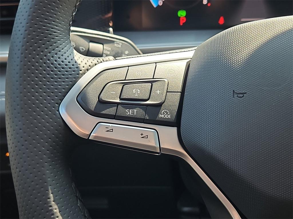 new 2025 Volkswagen Tiguan car, priced at $39,062