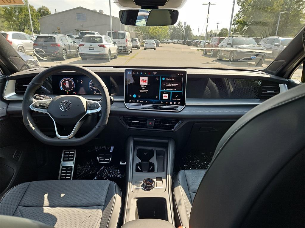 new 2025 Volkswagen Tiguan car, priced at $39,062
