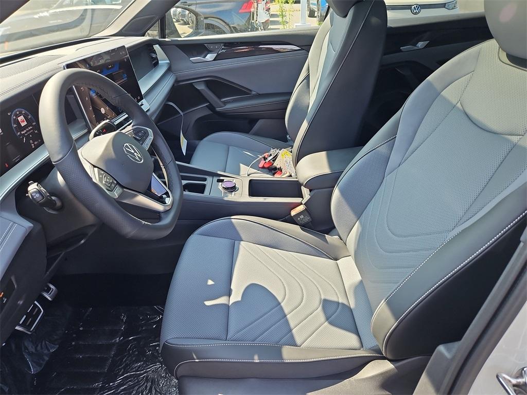 new 2025 Volkswagen Tiguan car, priced at $39,062
