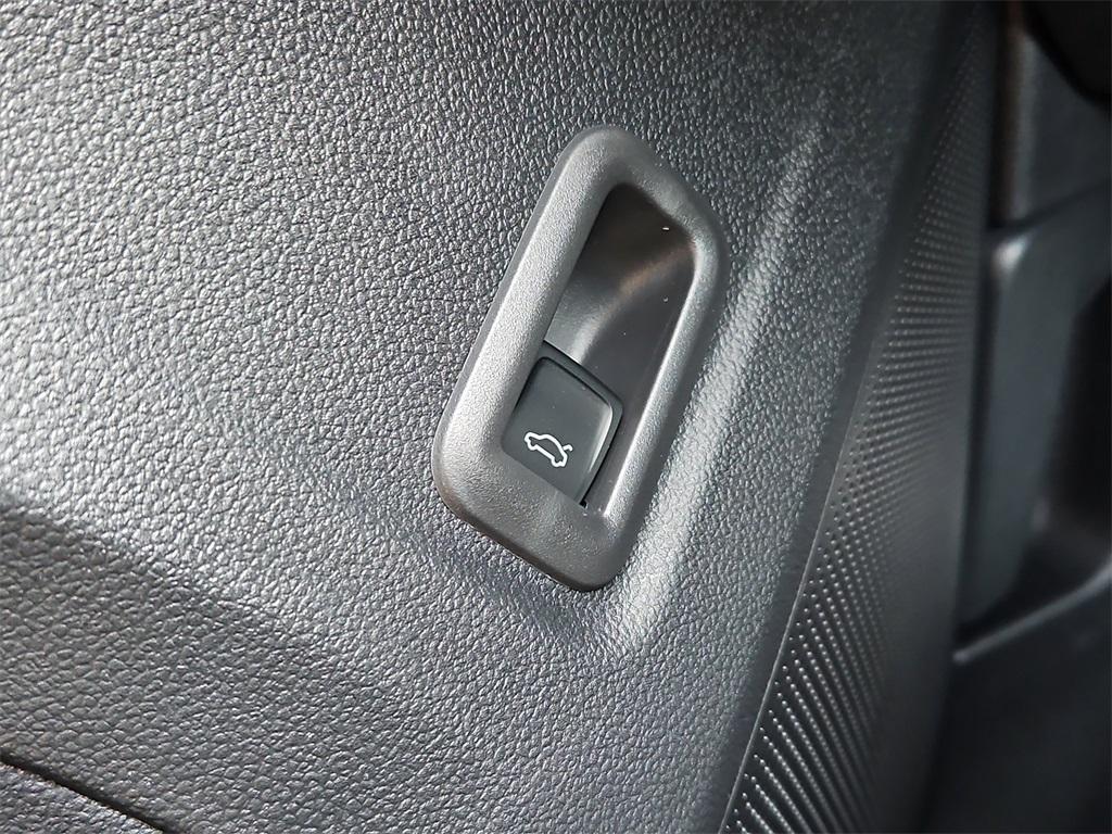 new 2025 Volkswagen Tiguan car, priced at $39,062