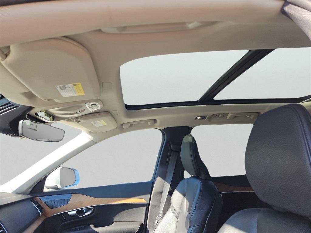 used 2022 Volvo XC90 car, priced at $39,987