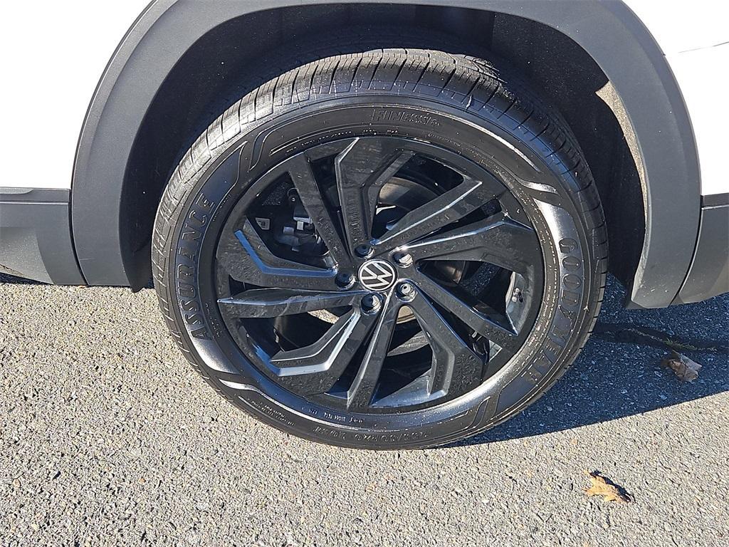 used 2022 Volkswagen Atlas car, priced at $27,999