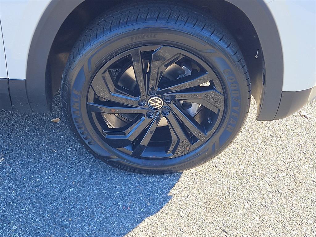 used 2022 Volkswagen Atlas car, priced at $27,999