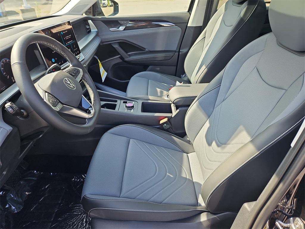 new 2025 Volkswagen Tiguan car, priced at $35,930