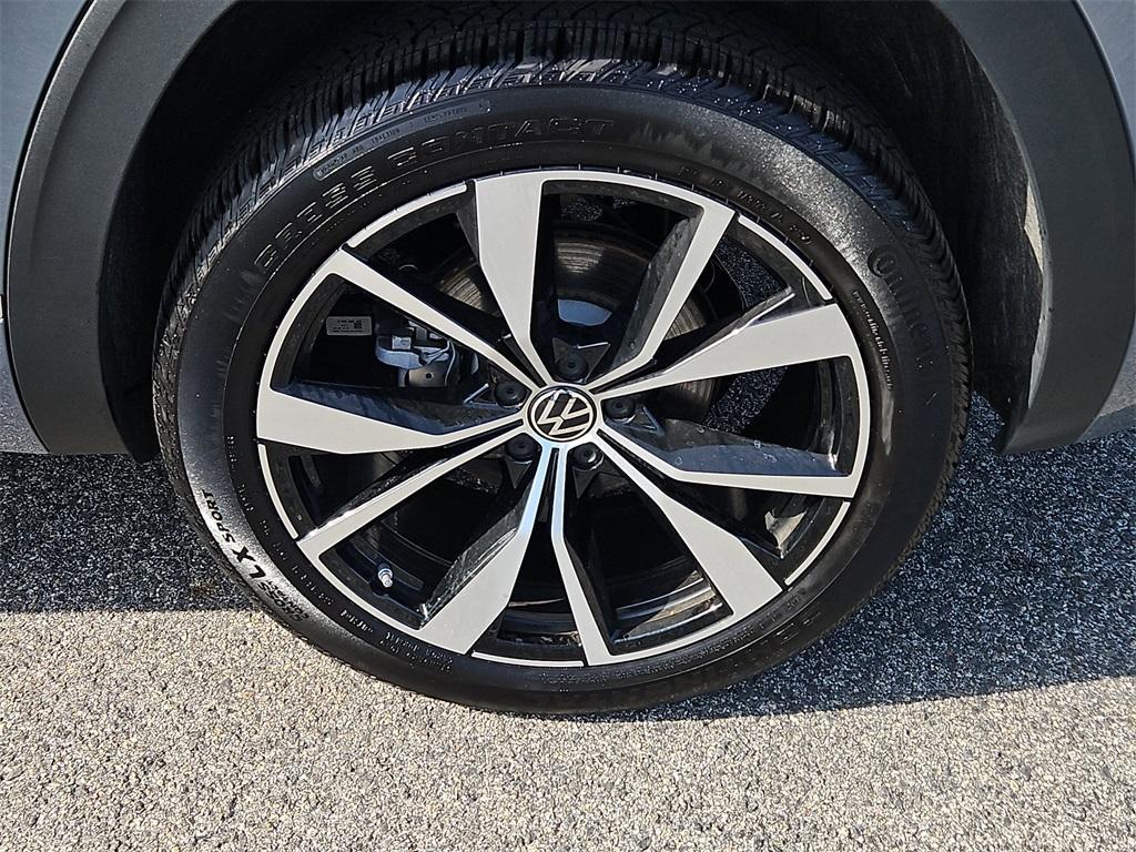 used 2024 Volkswagen Atlas Cross Sport car, priced at $43,999