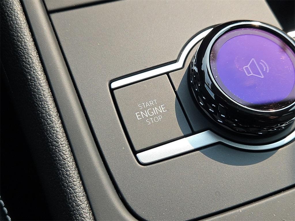 new 2025 Volkswagen Tiguan car, priced at $35,930