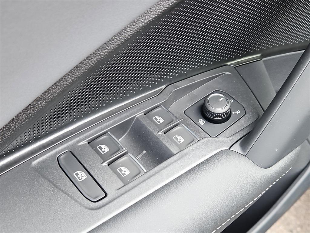 new 2025 Volkswagen Tiguan car, priced at $35,930