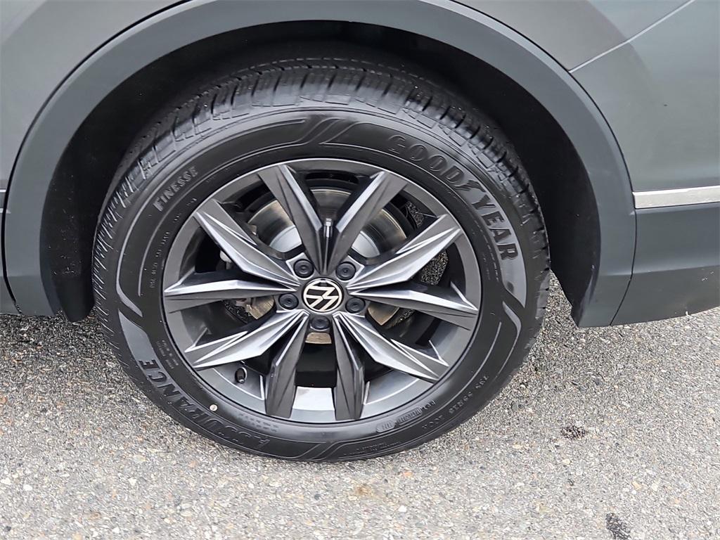 used 2022 Volkswagen Tiguan car, priced at $25,999