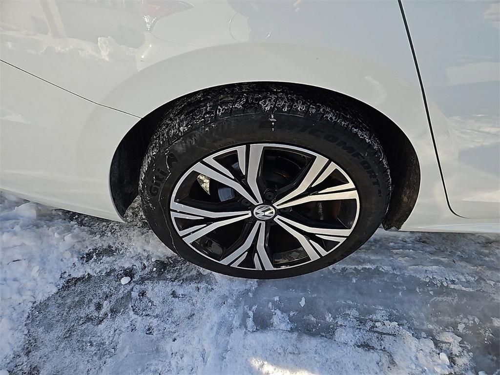 used 2022 Volkswagen Passat car, priced at $21,987