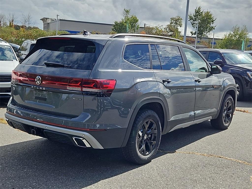 new 2024 Volkswagen Atlas car, priced at $52,037