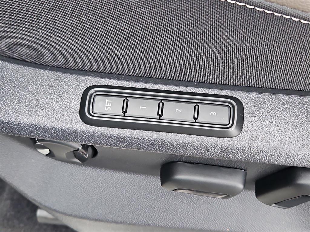 new 2026 Volkswagen Atlas car, priced at $51,019