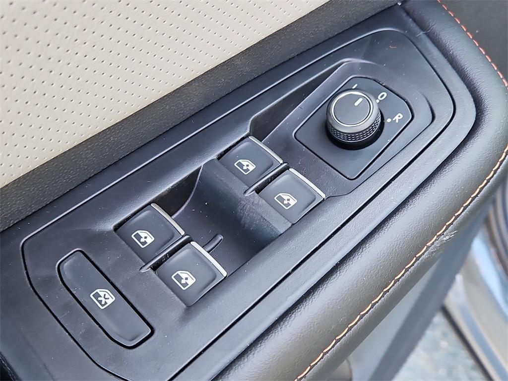 new 2025 Volkswagen Atlas car, priced at $47,826