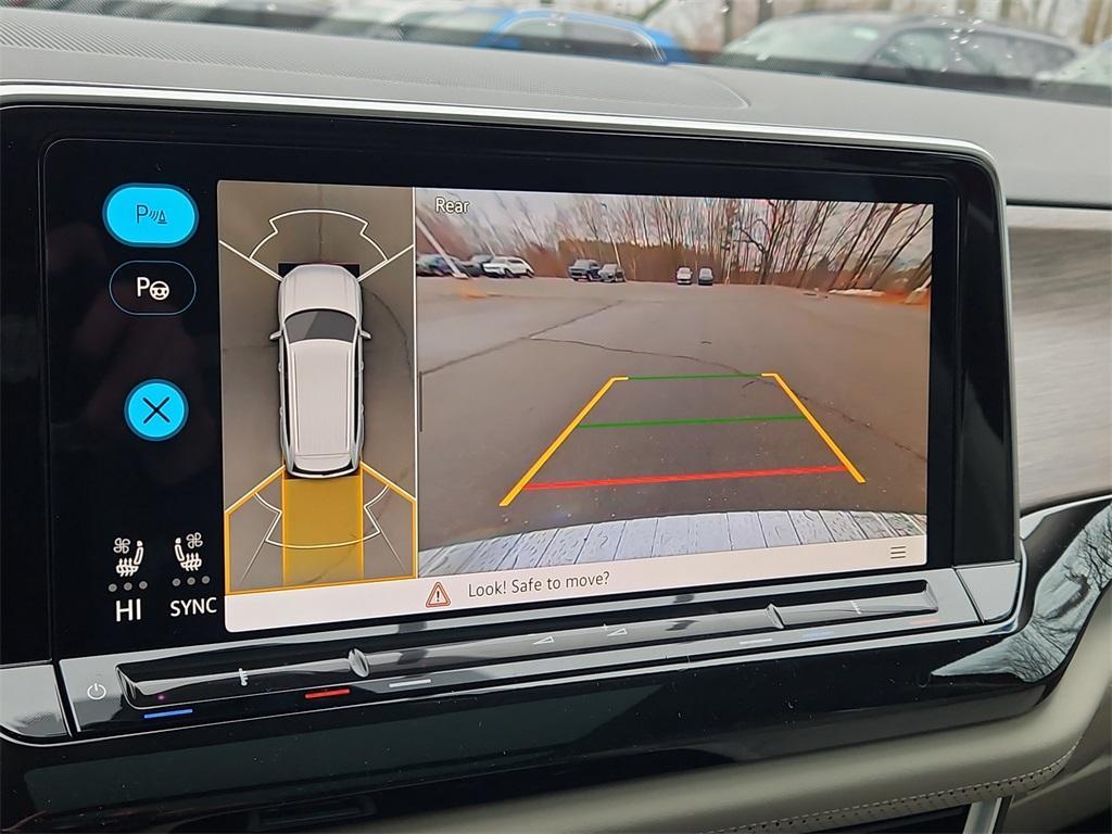 new 2025 Volkswagen Atlas car, priced at $54,312