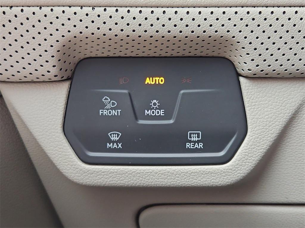 new 2025 Volkswagen Atlas car, priced at $54,312