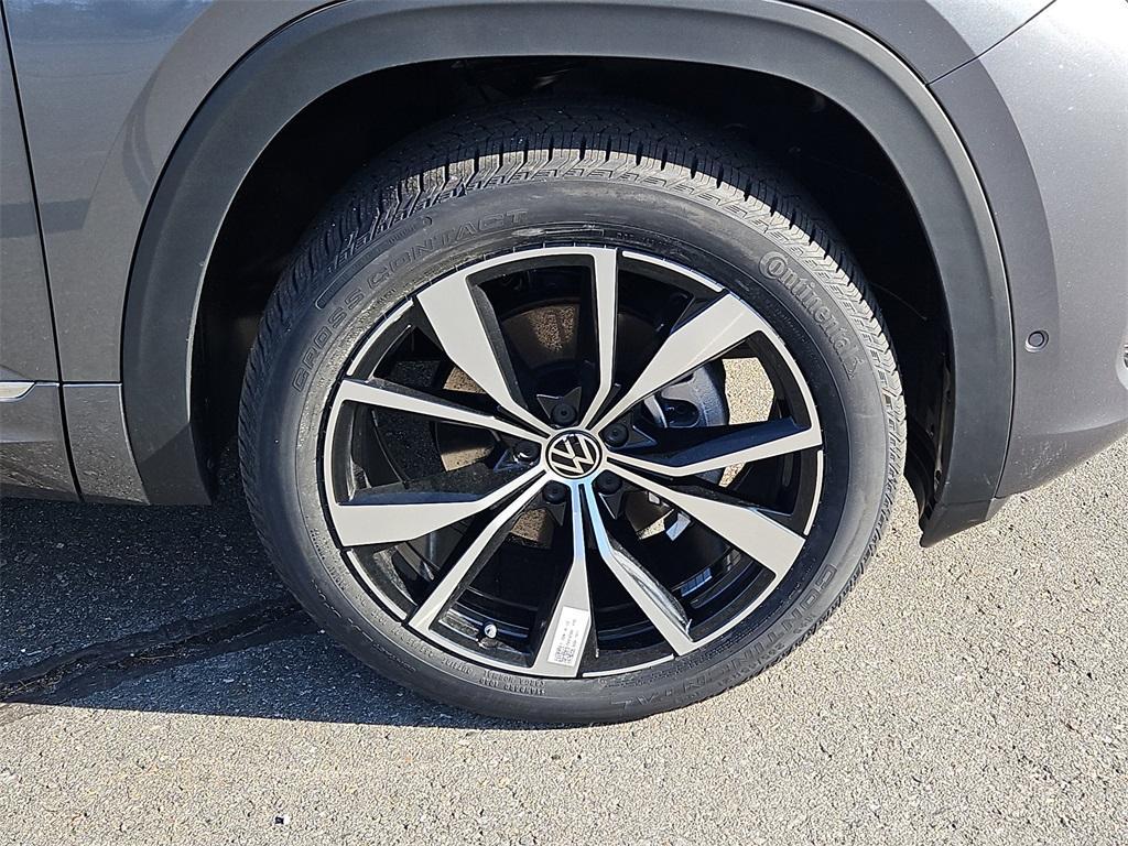 new 2025 Volkswagen Atlas Cross Sport car, priced at $53,108