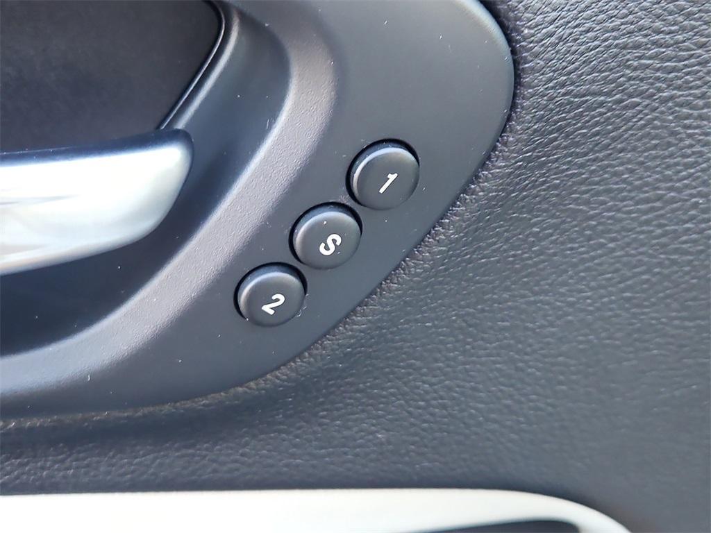 used 2019 Jeep Cherokee car, priced at $17,499