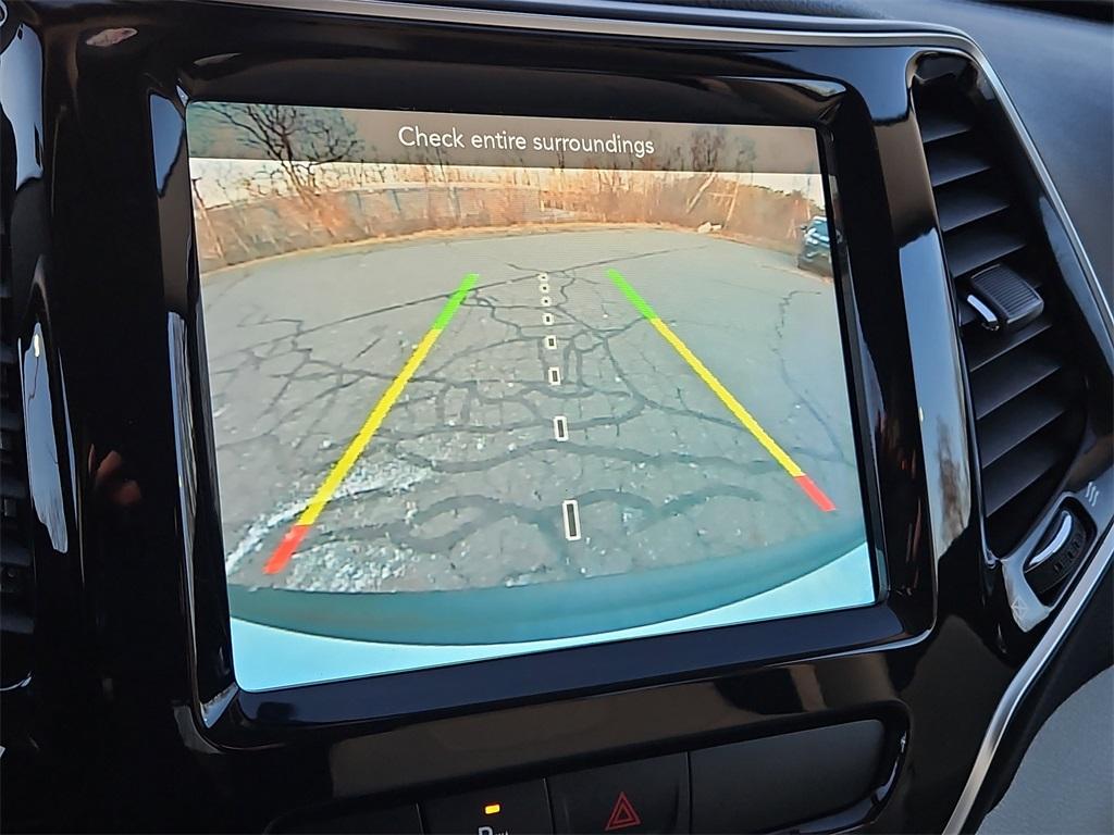 used 2019 Jeep Cherokee car, priced at $17,499