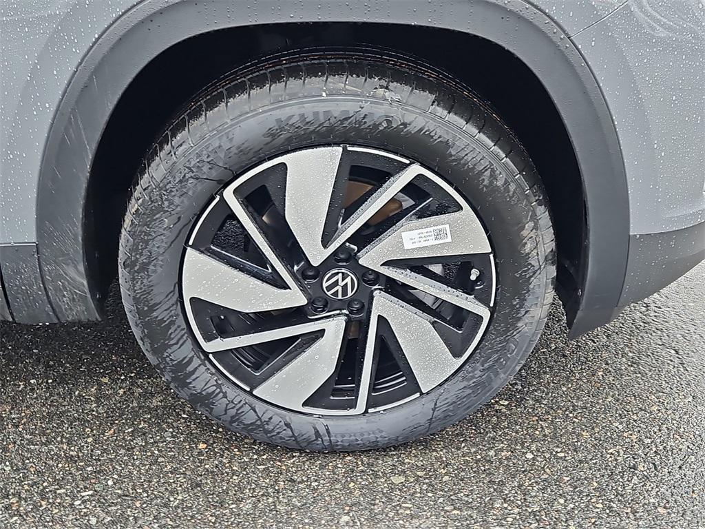 new 2025 Volkswagen Atlas car, priced at $49,646