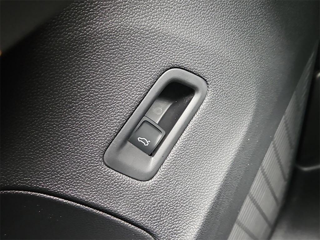 new 2025 Volkswagen Atlas car, priced at $49,646