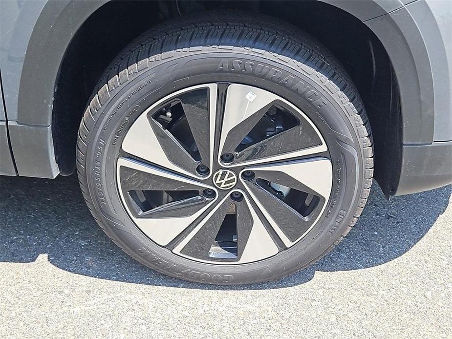 new 2024 Volkswagen Taos car, priced at $31,904