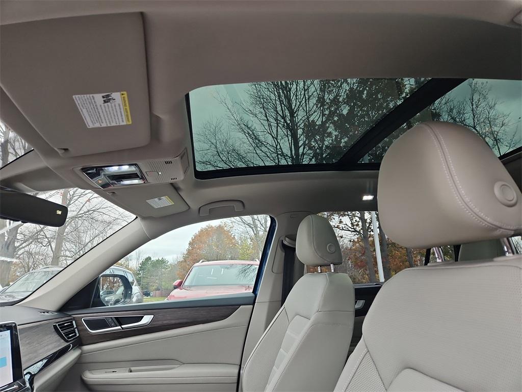 new 2025 Volkswagen Atlas car, priced at $49,156