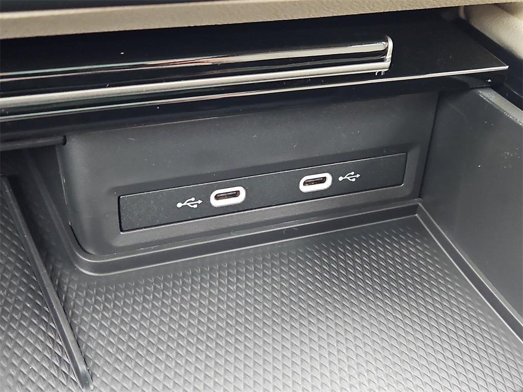 new 2025 Volkswagen Atlas car, priced at $49,156