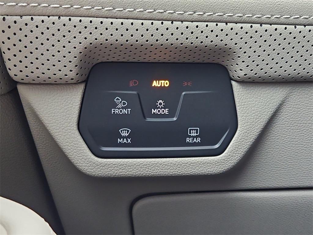 new 2025 Volkswagen Atlas car, priced at $49,156