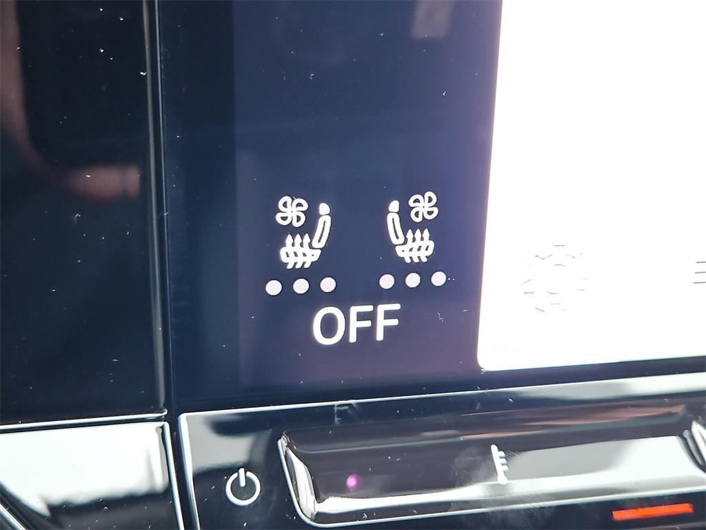 new 2025 Volkswagen Atlas car, priced at $49,156