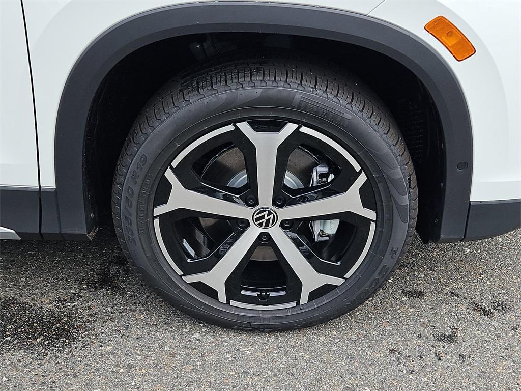 new 2025 Volkswagen Tiguan car, priced at $35,623