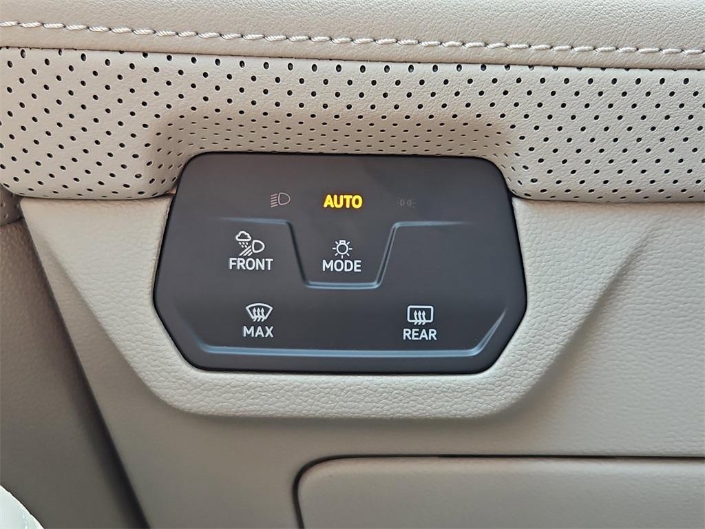 new 2025 Volkswagen Atlas car, priced at $47,058
