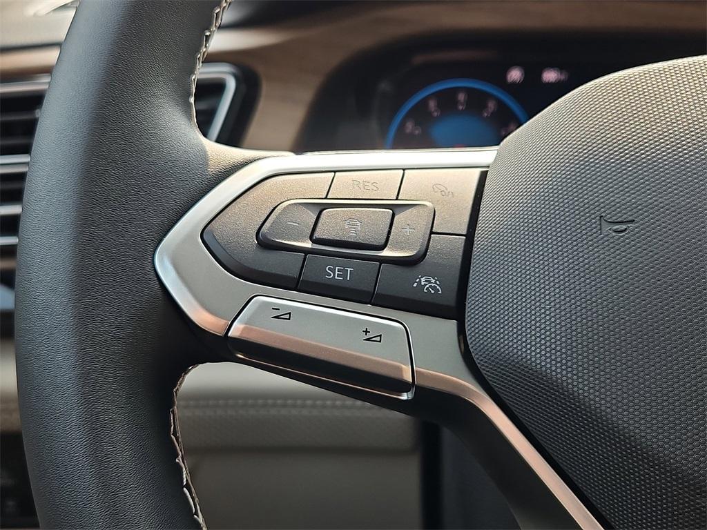 new 2025 Volkswagen Atlas car, priced at $47,058